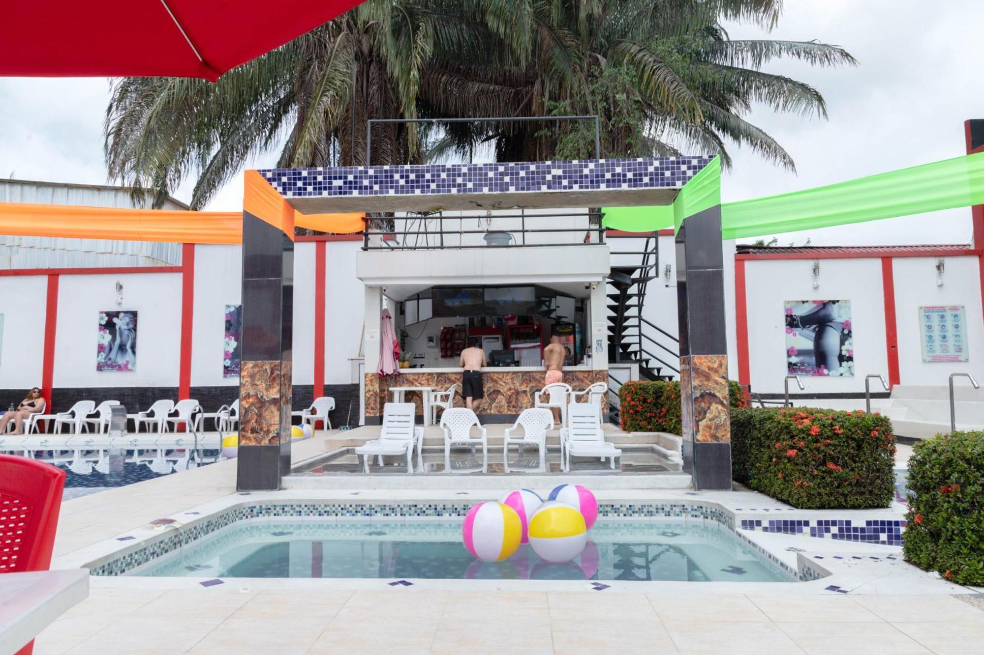 Bora Bora Adults Only Hotel Melgar Kültér fotó
